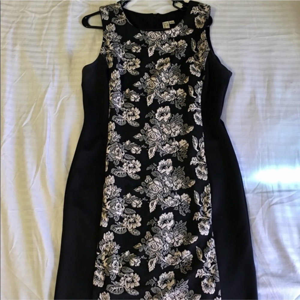 LAST CHANCE 🌹 Rose Embroidered Dress 🌹